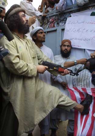 protestpakistanshootsflag
