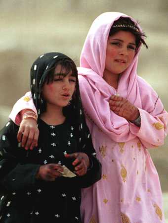 dec16afghanrefugeegirls