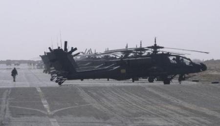 mar9apachehelicopters