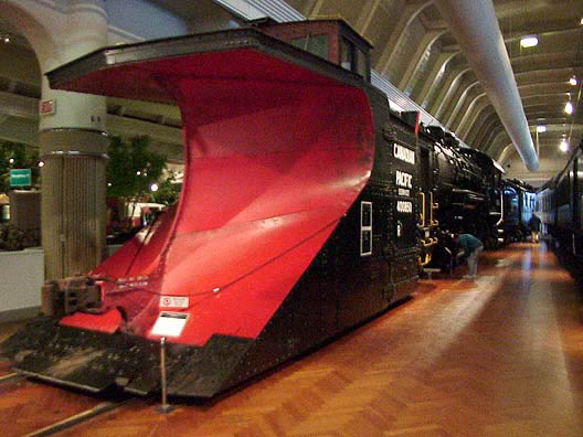079snowplowtrain