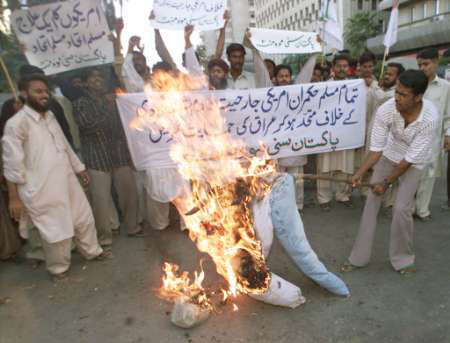 pakistanburnsbushasusual