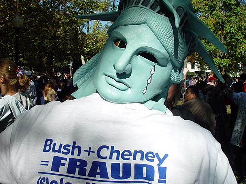 bushcheneystatuetear