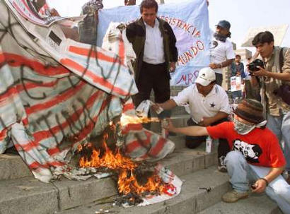 jan18burnUSflagMexicocity