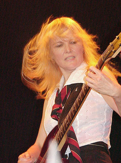 042wholelottatinahair